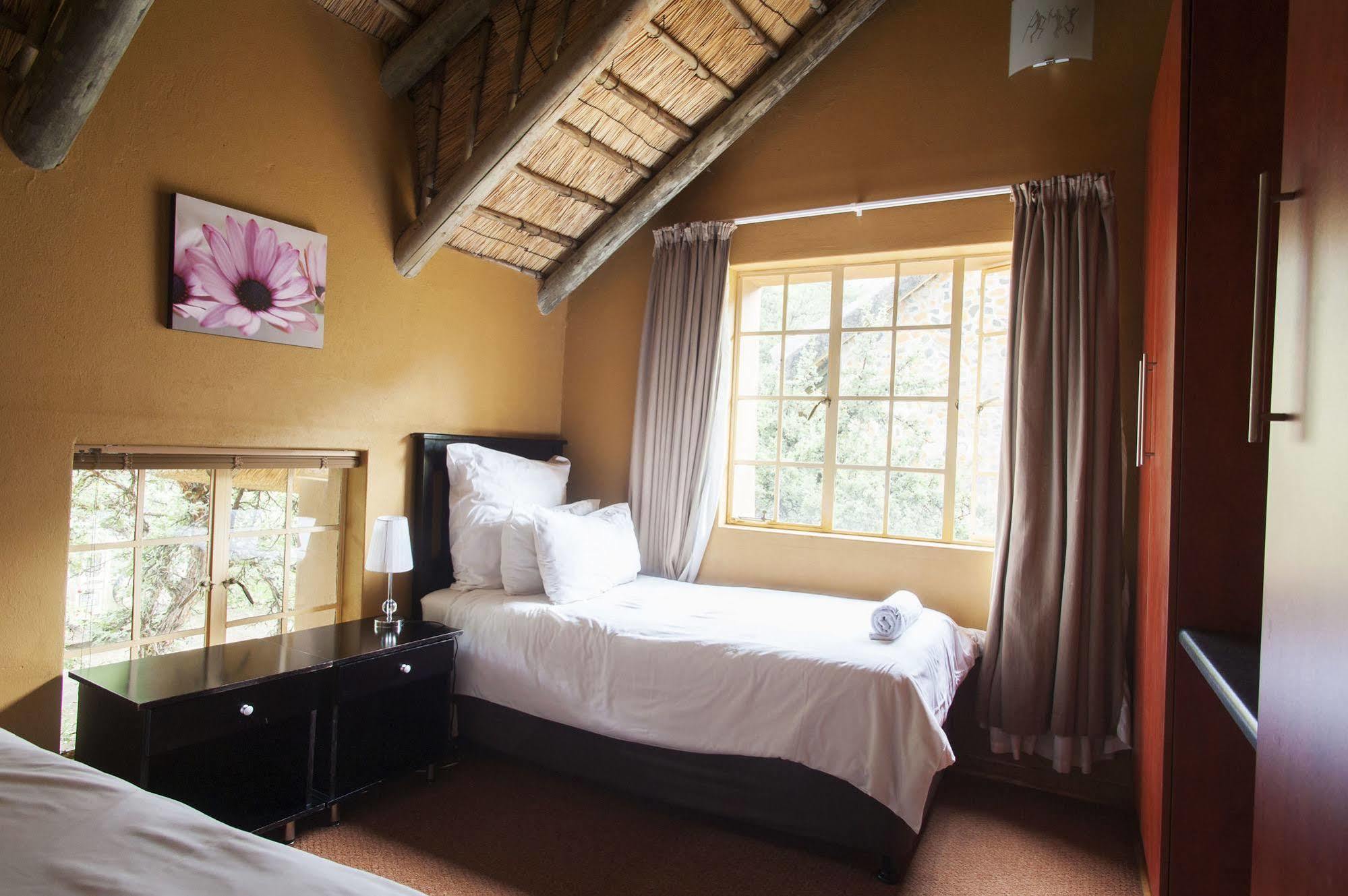 Maliba Mountain Lodge Butha-Buthe エクステリア 写真